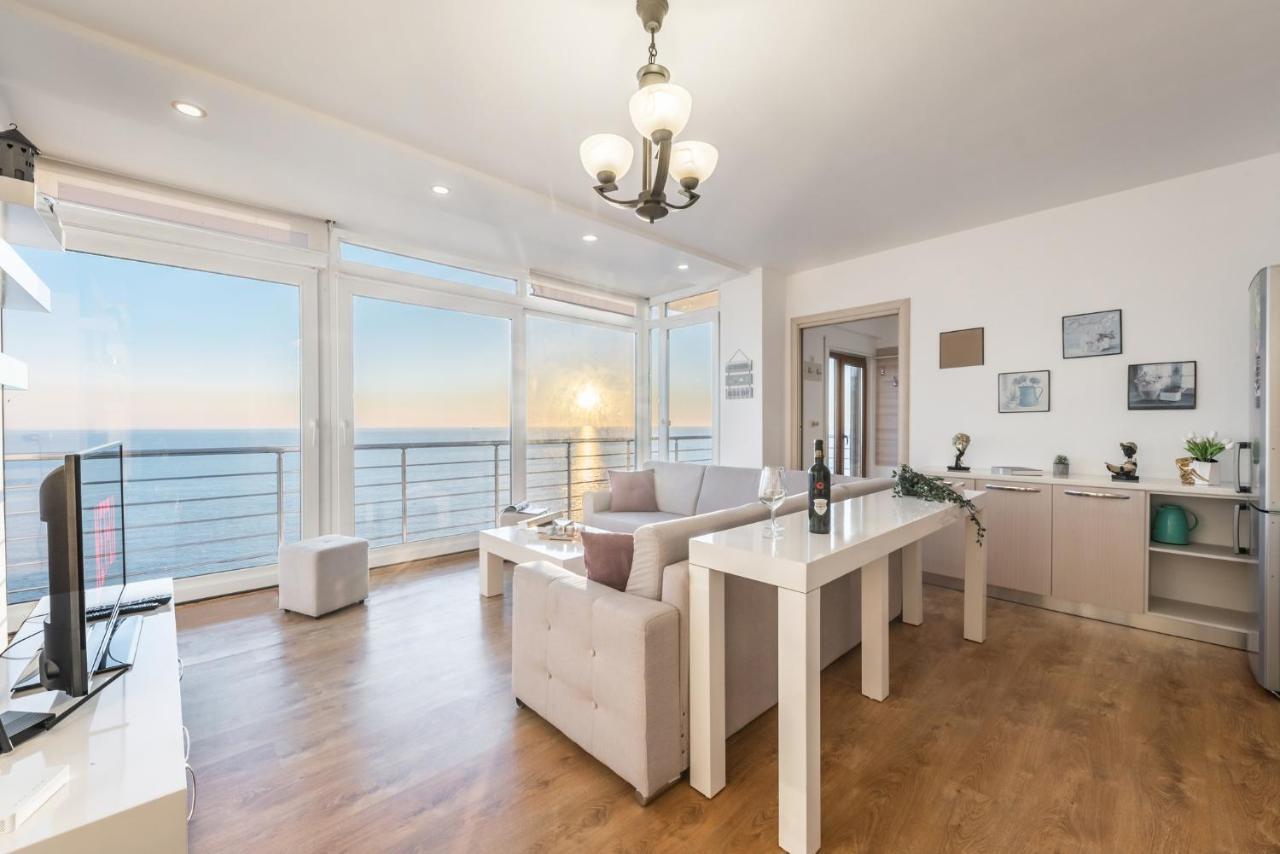 Blue Heaven -Full Sea View Brand New Apartment Durrës Eksteriør bilde